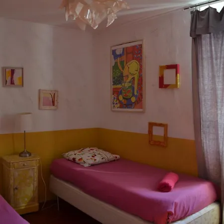 De La Soulondre Apartamento