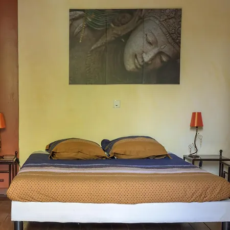 De La Soulondre Apartmán *