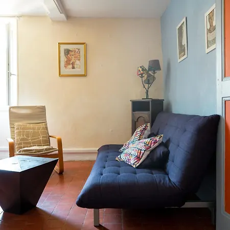 De La Soulondre Apartamento *